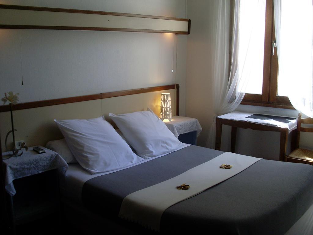 Hotel Innova Cardabella Авиньон Екстериор снимка