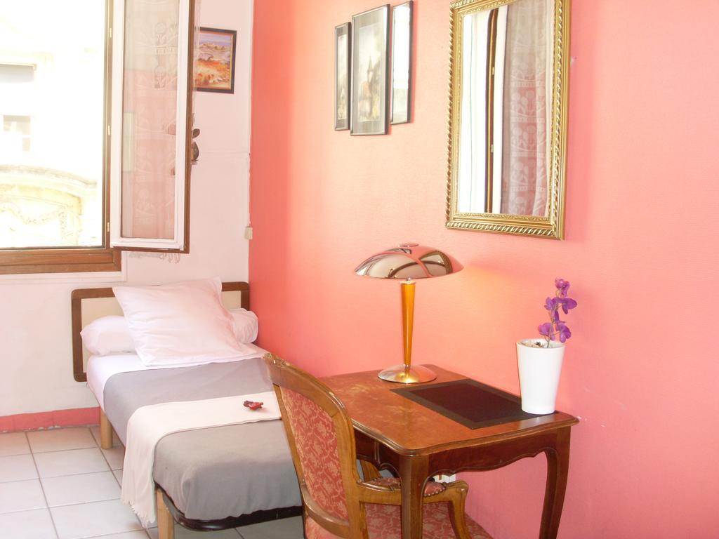 Hotel Innova Cardabella Авиньон Екстериор снимка