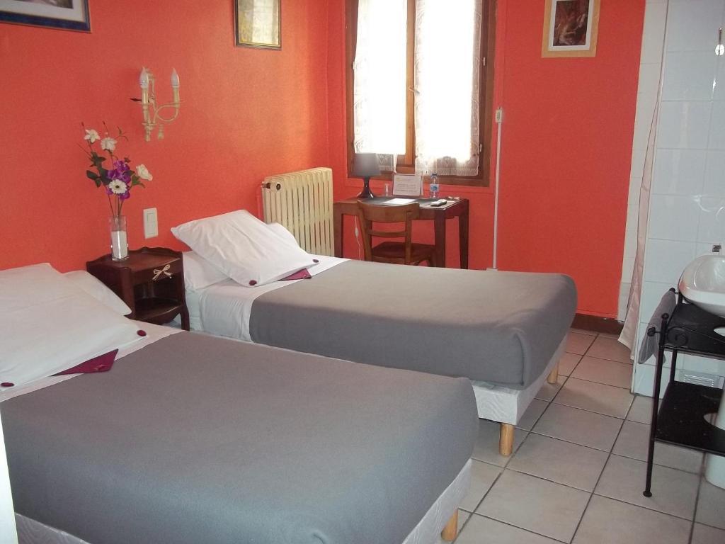 Hotel Innova Cardabella Авиньон Стая снимка