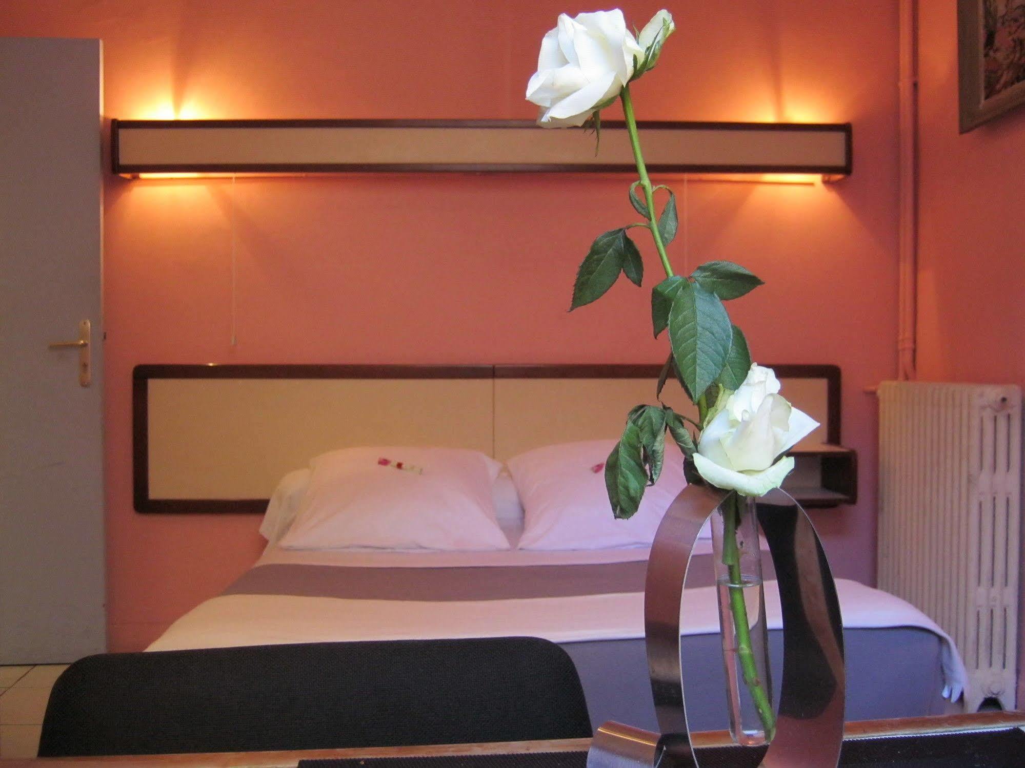 Hotel Innova Cardabella Авиньон Екстериор снимка
