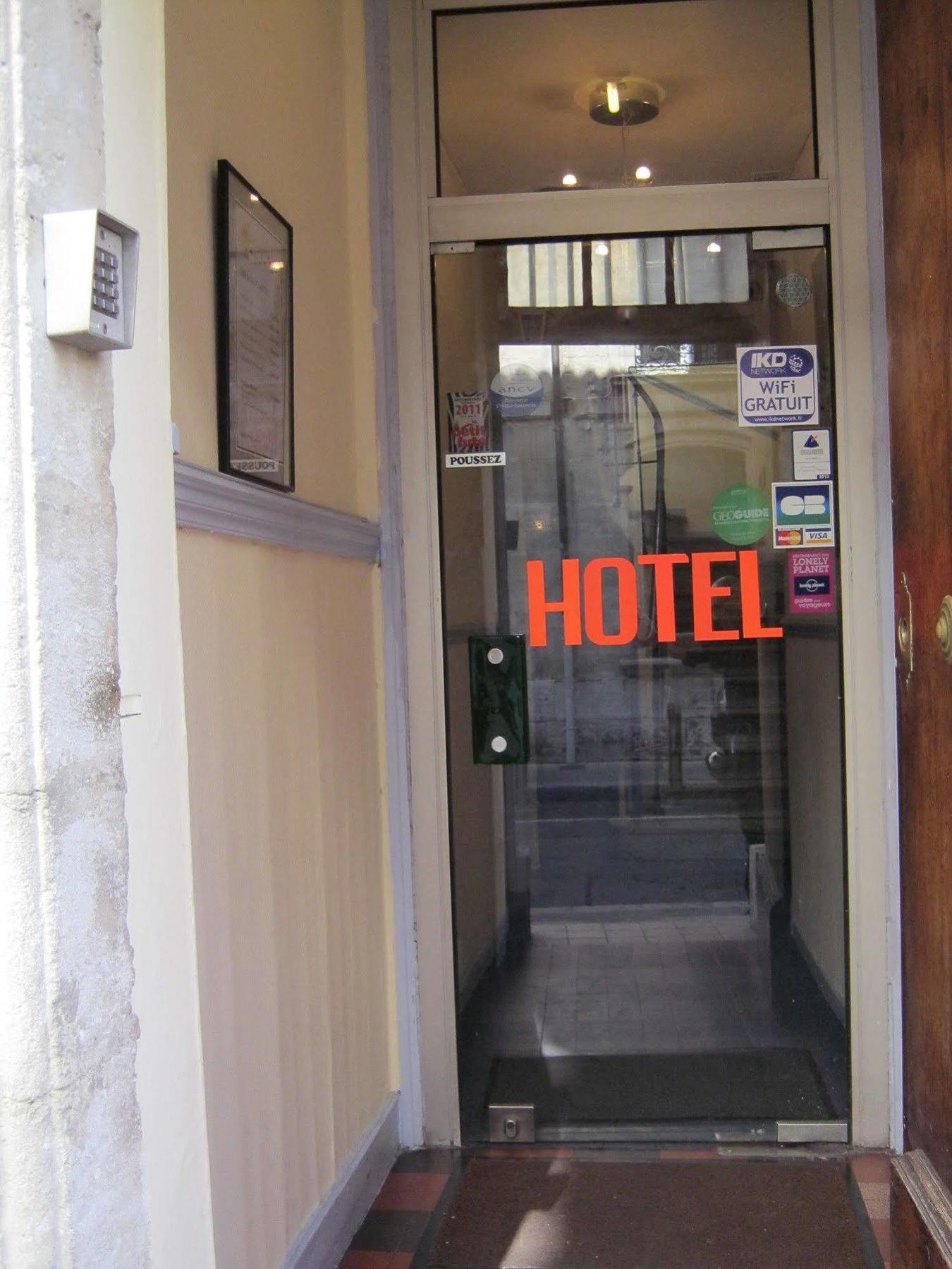 Hotel Innova Cardabella Авиньон Екстериор снимка